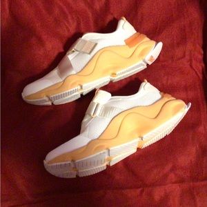 Womens NIB SOREL Kinetic Renegade Strap shoes/ size 9